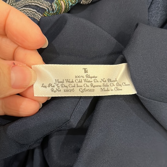 Beautiful flowy fancy dress - Picture 6 of 6